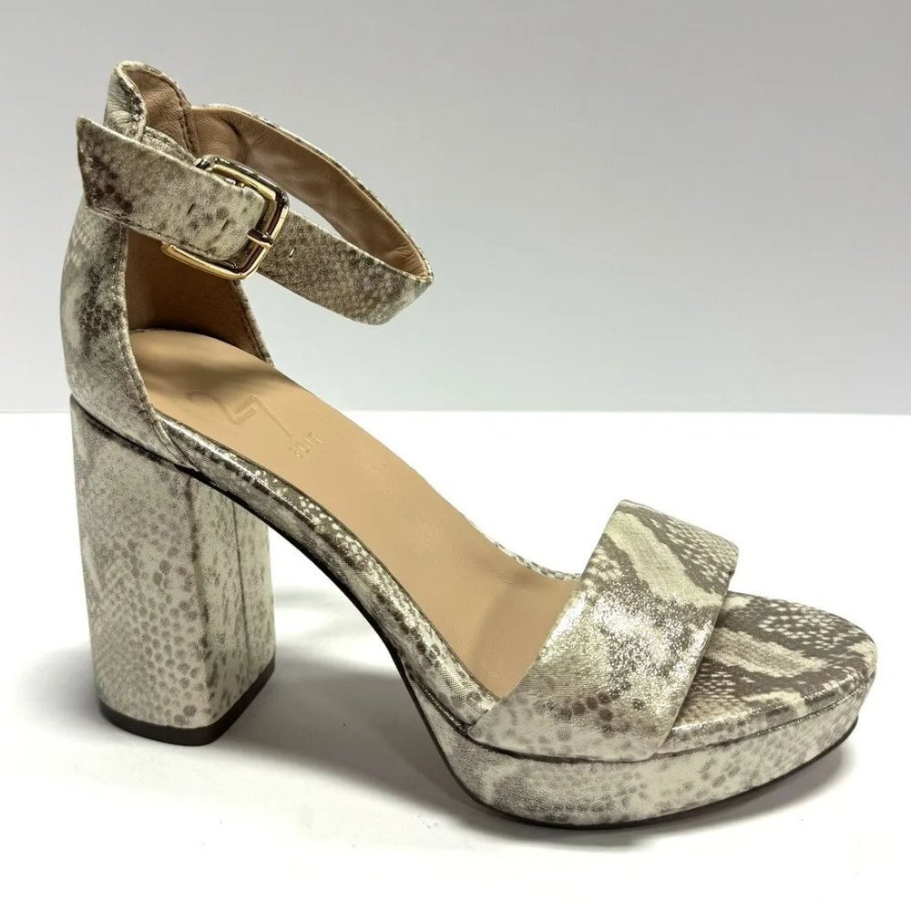 Naturalizer Womens Briar Sandal White/Tan Snake Size 9.5Wide